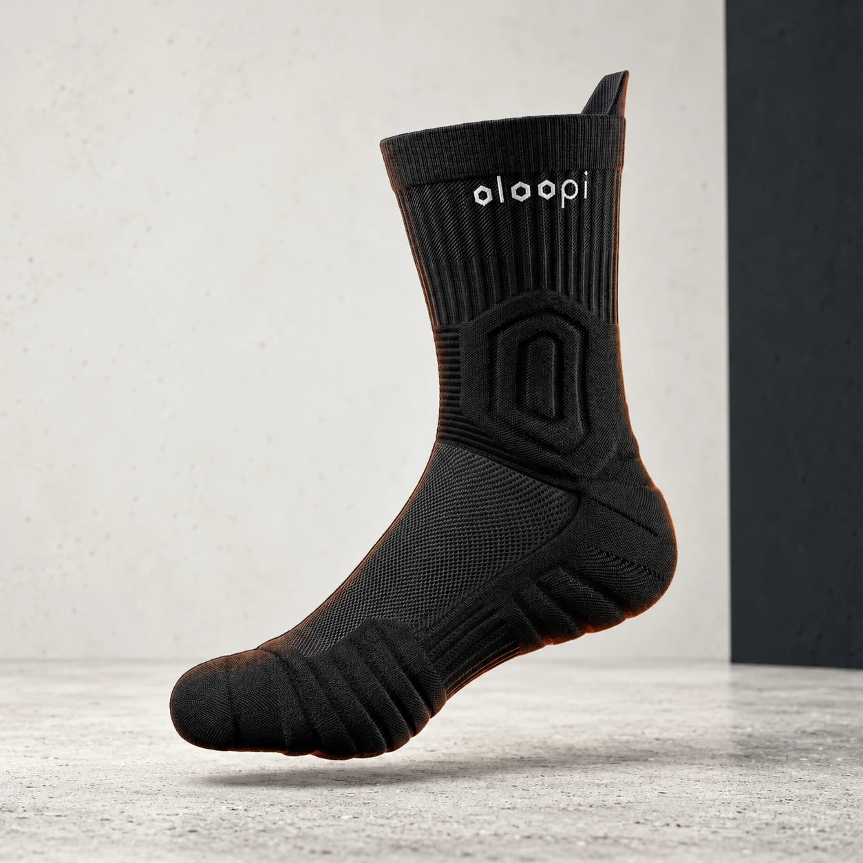 Product illustration showing the underfoot knit, heel, toe and upper mesh